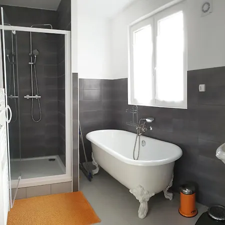 Apartment Hyper-centre Avec Sauna Et Parking Prive Epernay